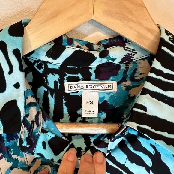 Dana Buchman Black & Blue Floral Tiger Leopard Print Button Down Blouse Shirt PS - Picture 3 of 7